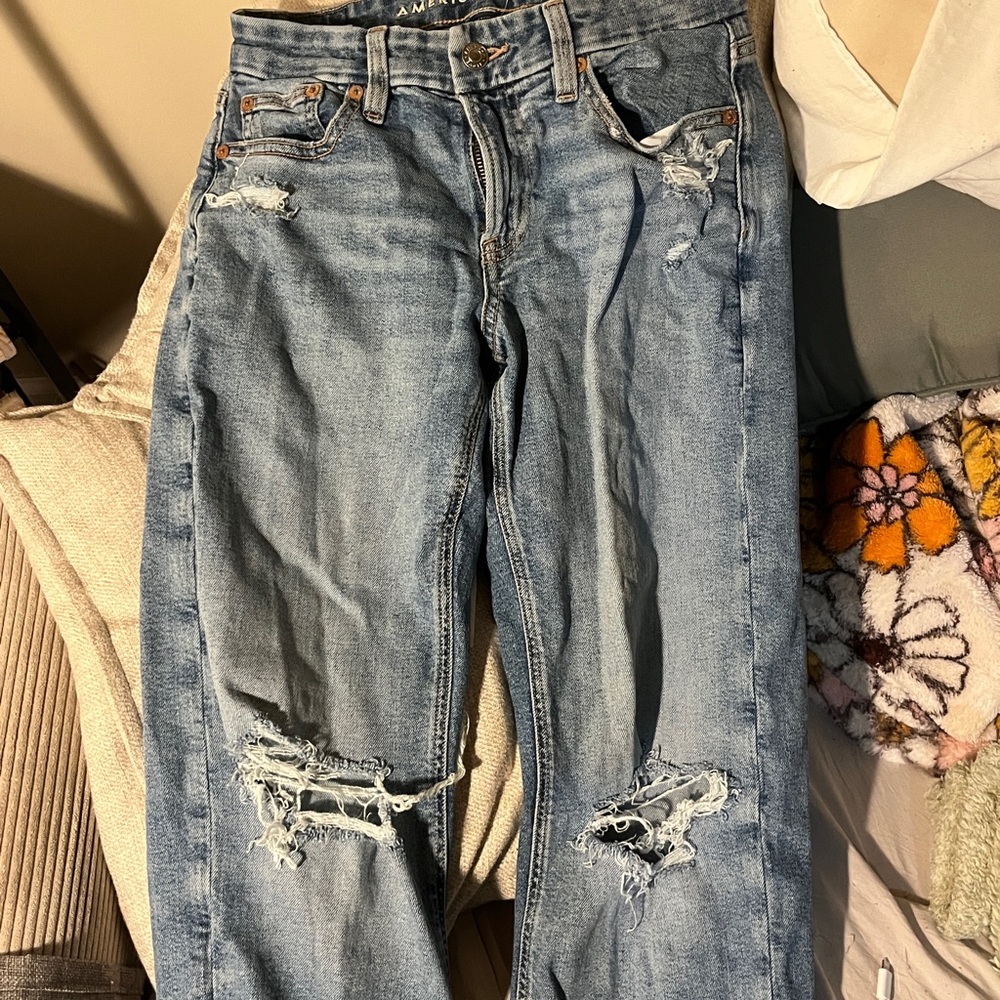American Eagle Outfitters Light Blue Distressed Boyfriend Jeans